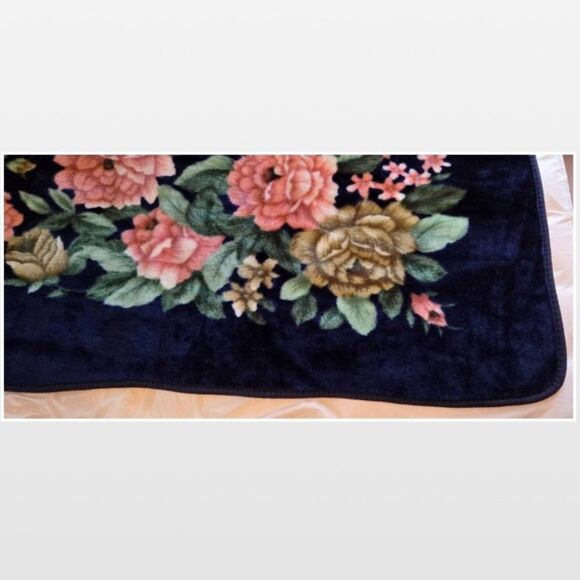 Vintage Blanket Queen Blue Reversible Pink Floral Heavy Weight Bedspread - Picture 8 of 16